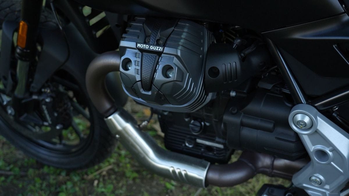 Test a Testa #9 - Moto Guzzi Stelvio vs Moto Guzzi V85 Strada: sfida in famiglia!